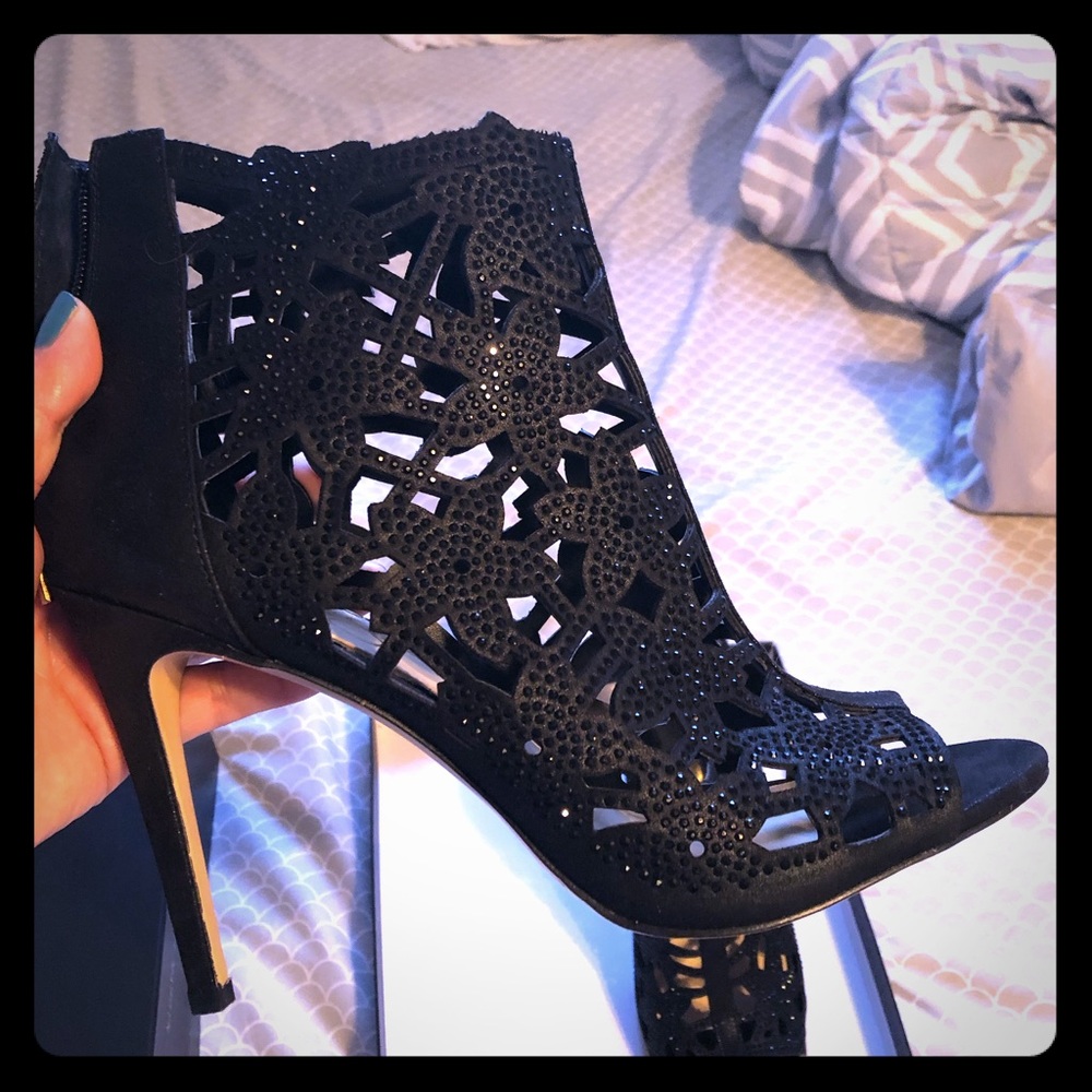 Jessica Simpson black high heels!